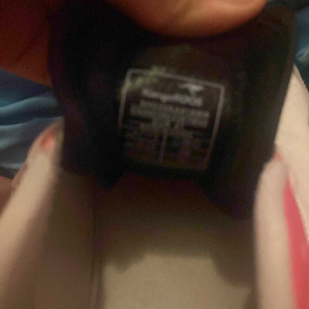 Never been worn - Picture 9 of 9